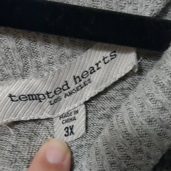 Tempted Hearts Sweater - Picture 4 of 6